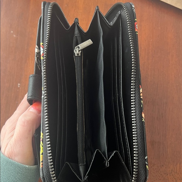 Ed Hardy Black Wallet with Colorful Skull Design - Picture 6 of 8